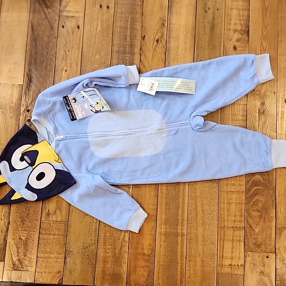 Bluey Blanket Sleeper with Cap, footless pajamas, size 18 months